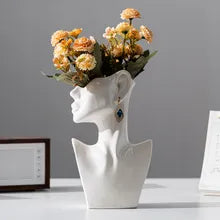 Vase Abstrait en Céramique Moderne: Visage Latéral - Fleurs Séchées