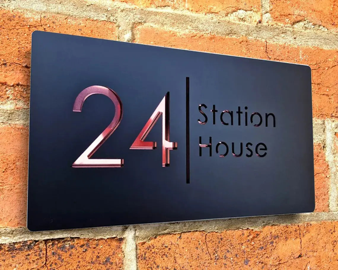 Luxe en Plein Air: Plaque Décorative Extérieure Personnalisable
